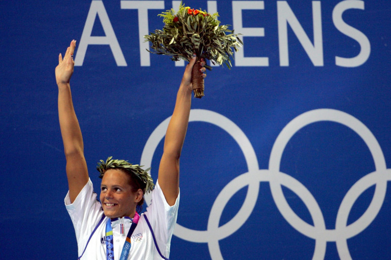 UN SIÈCLE D’OLYMPISME – ATHÈNES 2004, LAURE MANAUDOU OFFRAIT L’OR A LA DÉLÉGATION FRANÇAISE